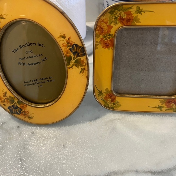 Vintage Floral Picture Frame Set - Picture 2 of 4